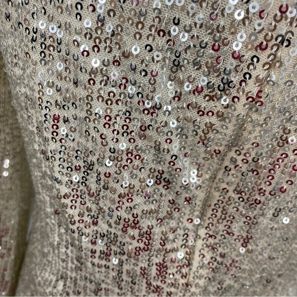 DKNY Size 8 Silver 3/4 Sleeve Sequin Surplice Dress Belted Fit & Flare Cocktail - Picture 8 of 14